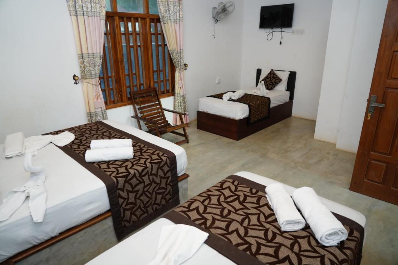 So-J Beach Villa Trincomalee Extérieur photo