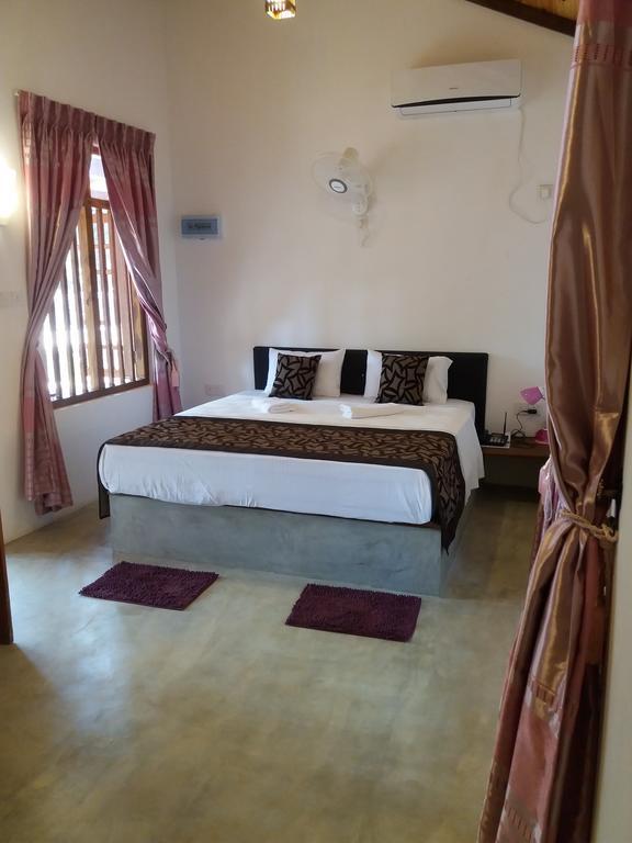 So-J Beach Villa Trincomalee Extérieur photo